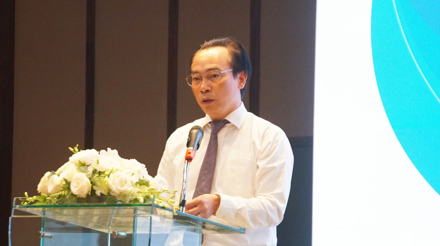 Thứ trưởng Bộ GD&amp;ĐT Hoàng Minh Sơn phát biểu tại hội nghị. Ảnh: Mạnh Tùng