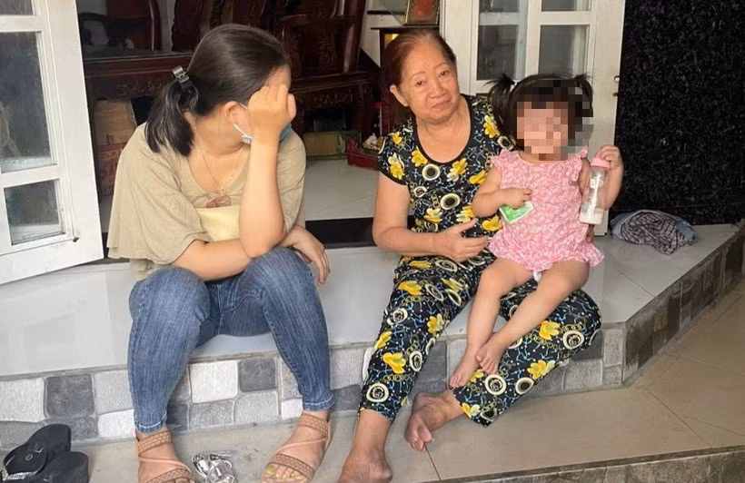 Tìm người thân cho bé gái 2 tuổi nghi bị mẹ bỏ rơi ở Thủ Đức