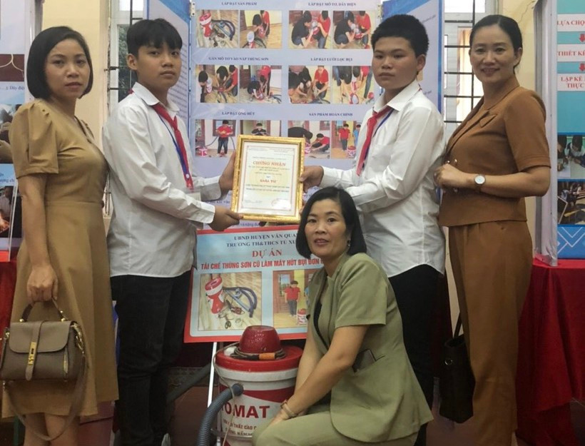 Học sinh Trường TH&THCS Tú Xuyên tham gia và đạt giải khoa học kỹ thuật cấp huyện. Ảnh NTCC. Học sinh Trường TH&THCS Tú Xuyên tham gia và đạt giải khoa học kỹ thuật cấp huyện. Ảnh NTCC.