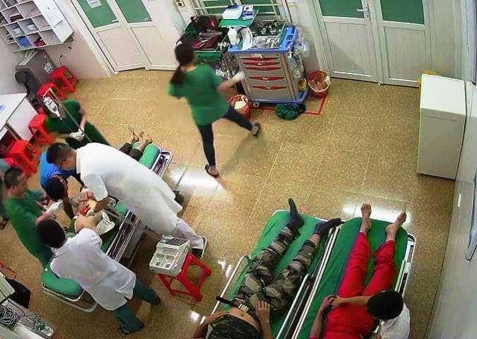 Những người bị thương nặng được cấp cứu ban đầu tại Phòng khám Đa khoa tại xã Diễn Tháp, Diễn Châu