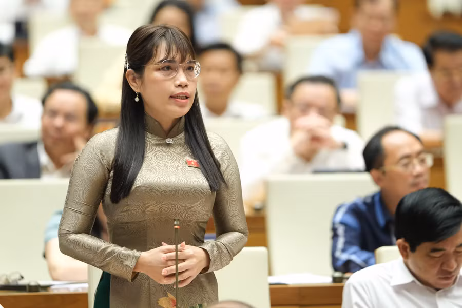 Đại biểu Châu Quỳnh Dao – Đoàn đại biểu Quốc hội tỉnh Kiên Giang tranh luận