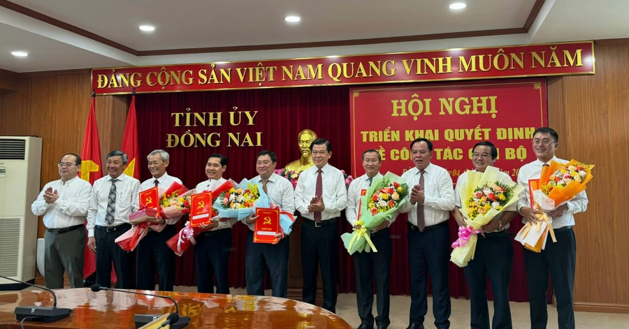 Hội nghị triển khai các quyết định về công tác cán bộ của Tỉnh ủy Đồng Nai, ngày 4/12. (Ảnh: Hoàng Phúc)