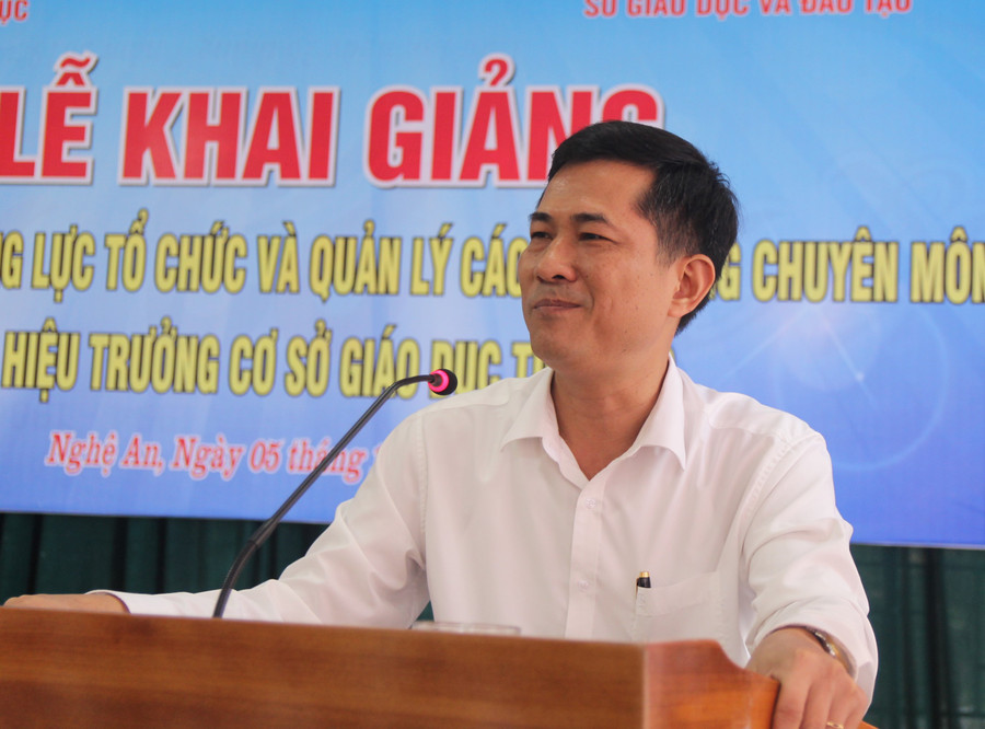 Ông Thái Văn Thành - GĐ Sở GD&ĐT Nghệ An chia sẻ những khó khăn và trách nhiệm của Hiệu trưởng nhà trường trong triển khai chương trình phổ thông mới. Ông Thái Văn Thành - GĐ Sở GD&ĐT Nghệ An chia sẻ những khó khăn và trách nhiệm của Hiệu trưởng nhà trường trong triển khai chương trình phổ thông mới.