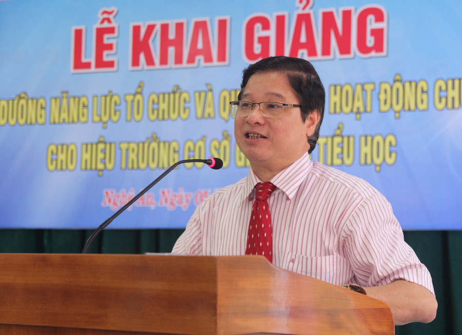 GS. Phạm Quang Trung - Giám đốc Học viện Quản lý giáo dục phát biểu tại lễ khai giảng . GS. Phạm Quang Trung - Giám đốc Học viện Quản lý giáo dục phát biểu tại lễ khai giảng .