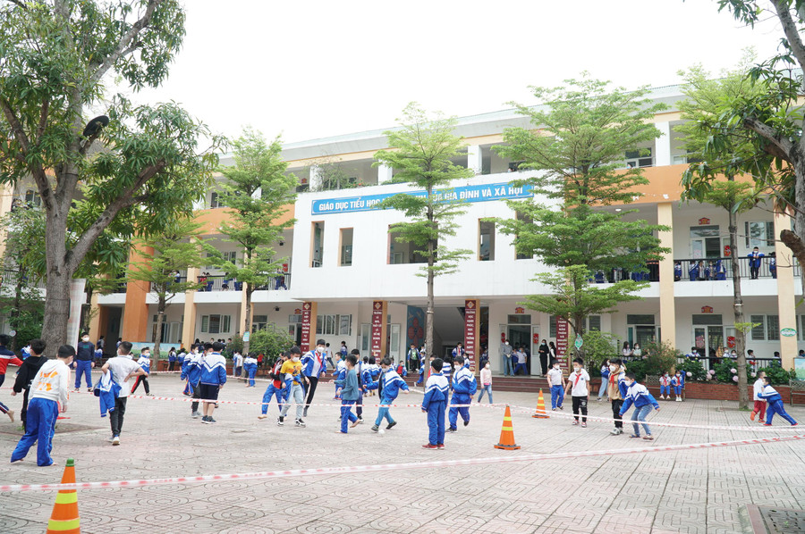 Nghệ An sẽ nỗ lực để giảm khoảng cách chất lượng giáo dục giữa các vùng miền. Nghệ An sẽ nỗ lực để giảm khoảng cách chất lượng giáo dục giữa các vùng miền.