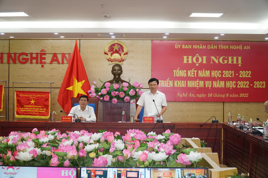 Ông Bùi Đình Long - Phó Chủ tịch UBND tỉnh Nghệ An phát biểu chỉ đạo tại hội nghị. Ông Bùi Đình Long - Phó Chủ tịch UBND tỉnh Nghệ An phát biểu chỉ đạo tại hội nghị.