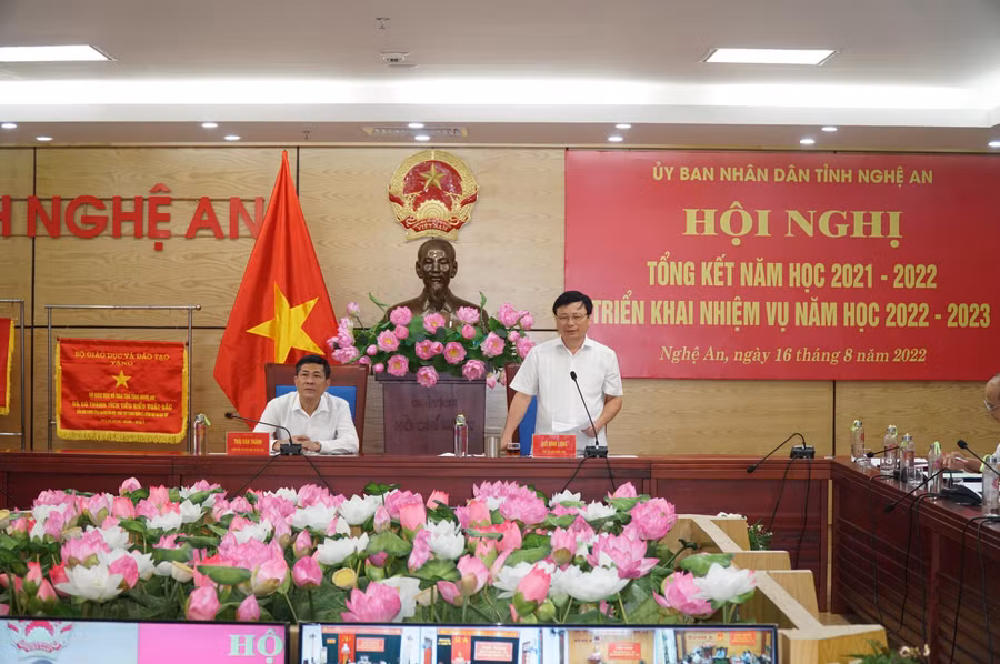 Ông Bùi Đình Long - Phó Chủ tịch UBND tỉnh Nghệ An phát biểu chỉ đạo tại hội nghị.