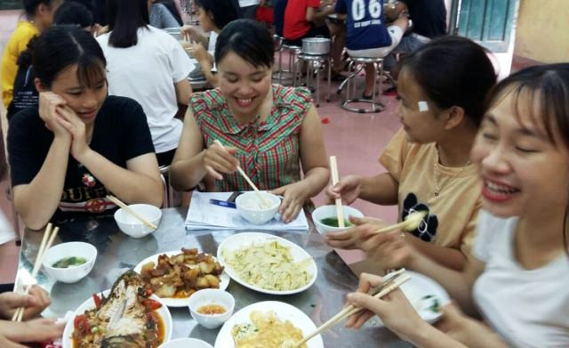 Thí sinh của Trường THCS và THPT Quan Hóa được bố trí nơi ăn, ở tại Trường THCS Dân tộc Nội trú Quan Hóa (Thanh Hóa) trong những ngày diễn ra kỳ thi. Thí sinh của Trường THCS và THPT Quan Hóa được bố trí nơi ăn, ở tại Trường THCS Dân tộc Nội trú Quan Hóa (Thanh Hóa) trong những ngày diễn ra kỳ thi.