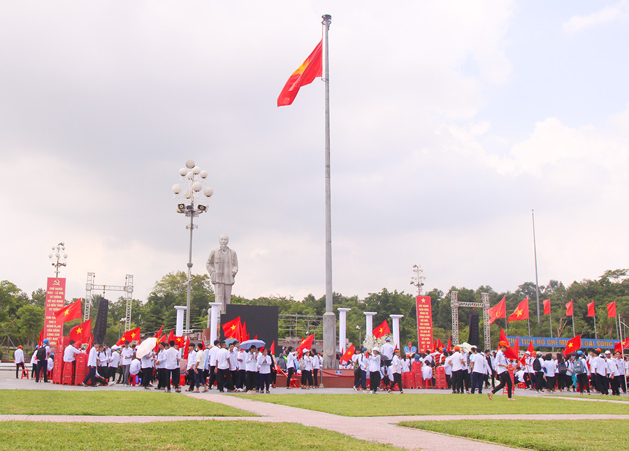 Công tác chuẩn bị tại đầu cầu Nghệ An đã sẵn sàng cho cuộc thi Chung kết Đường lên đỉnh Olympia vào ngày mai 15/9 Công tác chuẩn bị tại đầu cầu Nghệ An đã sẵn sàng cho cuộc thi Chung kết Đường lên đỉnh Olympia vào ngày mai 15/9