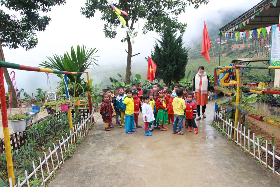 Cô trò Trường Mầm non Bảo Nam, huyện Kỳ Sơn, Nghệ An