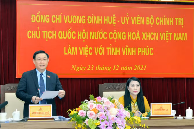 Chủ tịch Quốc hội Vương Đình Huệ phát biểu tại buổi làm việc.