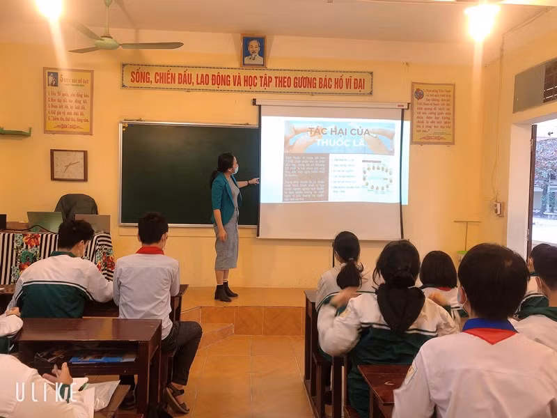 Tác hại của thuốc lá được lồng ghép dạy trong một số môn học ở Trường THCS Lâm Thao