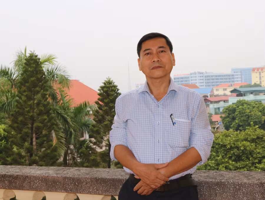 Thầy Phạm Văn Quang, Nghệ nhân Ưu tú, Giảng viên Trường Cao đẳng Văn hóa Nghệ thuật Việt Bắc.