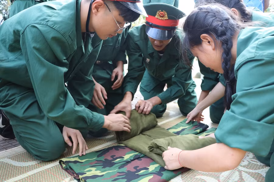 Hoạt động trải nghiệm "Chúng em làm chiến sĩ"