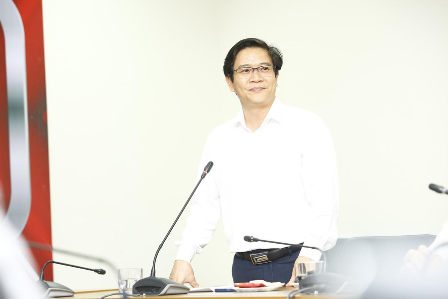 TS. Thái Văn Tài - Vụ trưởng Vụ Giáo dục Tiểu học, Bộ Giáo dục và Đào tạo chia sẻ tại buổi ra mắt. TS. Thái Văn Tài - Vụ trưởng Vụ Giáo dục Tiểu học, Bộ Giáo dục và Đào tạo chia sẻ tại buổi ra mắt.