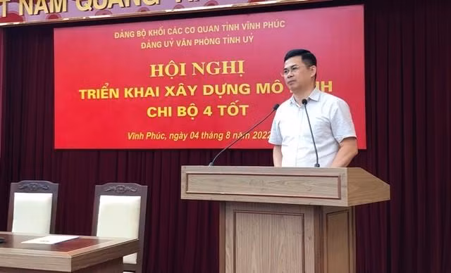 Ông Trần Việt Cường, Chánh Văn phòng Tỉnh ủy Vĩnh Phúc: "Việc thực hiện hiệu quả mô hình kiểu mẫu Chi bộ bốn tốt là nhiệm vụ thường xuyên, có ý nghĩa rất quan trọng. Các chi bộ trong Đảng bộ xây dựng kế hoạch, chương trình thực hiện đảm bảo nội dung cụ thể, thiết thực, hiệu quả, có tính khả thi cao để hoàn thành tốt kế hoạch đề ra". Ông Trần Việt Cường, Chánh Văn phòng Tỉnh ủy Vĩnh Phúc: "Việc thực hiện hiệu quả mô hình kiểu mẫu Chi bộ bốn tốt là nhiệm vụ thường xuyên, có ý nghĩa rất quan trọng. Các chi bộ trong Đảng bộ xây dựng kế hoạch, chương trình thực hiện đảm bảo nội dung cụ thể, thiết thực, hiệu quả, có tính khả thi cao để hoàn thành tốt kế hoạch đề ra".