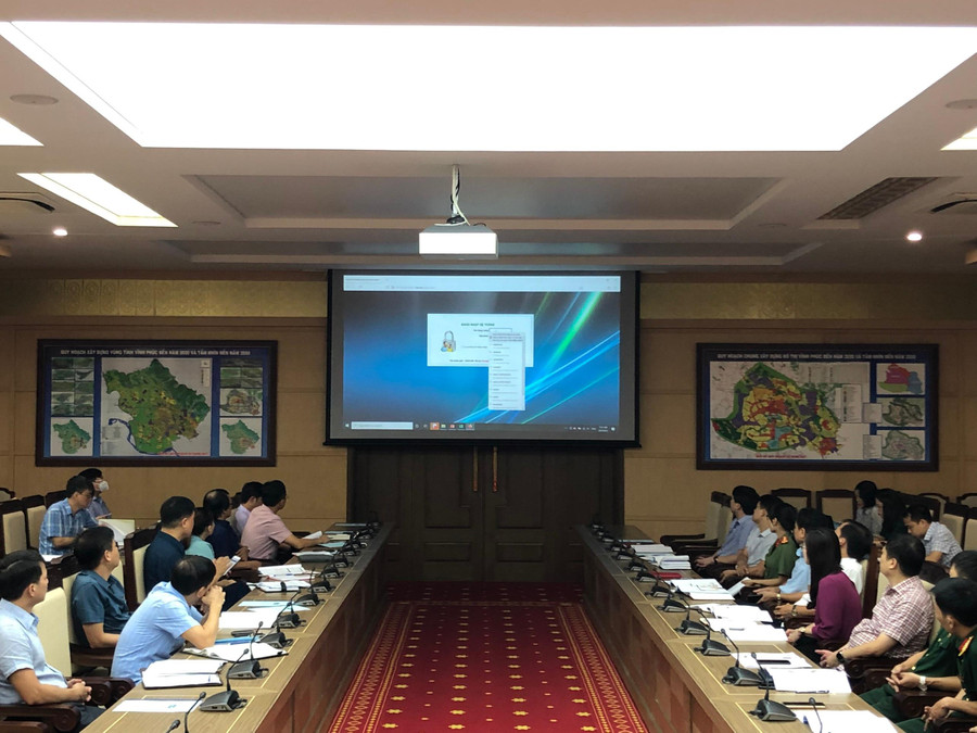 Các đại biểu tham gia tập huấn sử dụng phần mềm