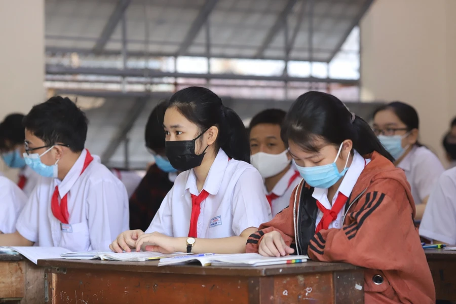 Giao lưu trực tuyến “Thực hiện chương trình, sách giáo khoa lớp 6: Chủ động bắt nhịp”