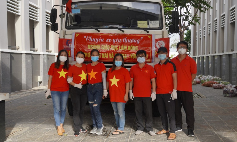 Giao lưu trực tuyến “Dịch Covid-19 bùng phát: Sẻ chia cùng thầy trò”