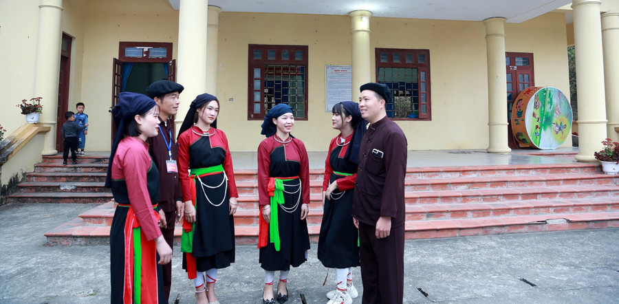 Đồng bào dân tộc Cao Lan, thôn Đồng Dong, xã Quang Yên, huyện Sông Lô phấn khởi khi địa phương được chọn thí điểm đề án xây dựng Làng văn hóa kiểu mẫu