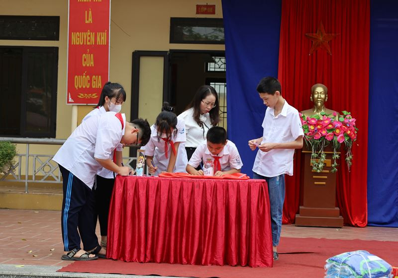 Học sinh có cơ hội giao lưu và thể hiện cảm xúc của bản thân tại hội nghị tập huấn Học sinh có cơ hội giao lưu và thể hiện cảm xúc của bản thân tại hội nghị tập huấn