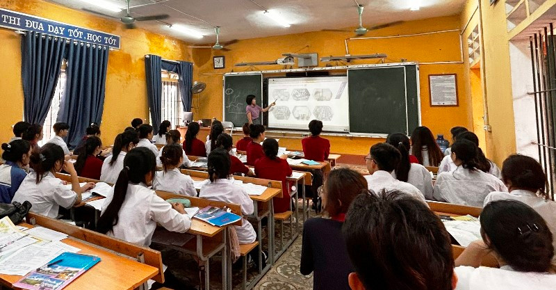 Giờ ôn tập môn Địa lí tại Trường THPT Tam Dương