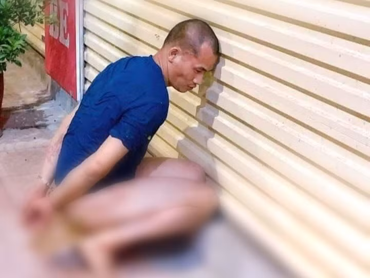 Đối tượng bị Công an và người dân truy bắt