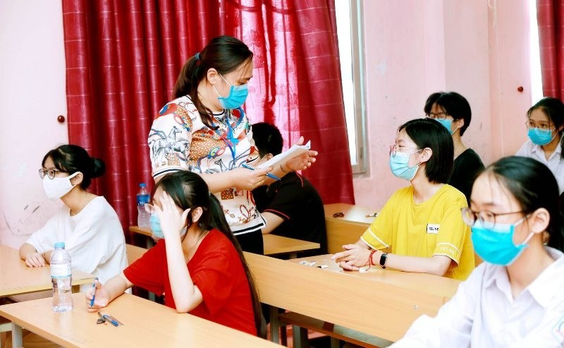 Học sinh đăng kí tuyển sinh trực tuyến từ ngày 21/5 đến hết ngày 1/6 Học sinh đăng kí tuyển sinh trực tuyến từ ngày 21/5 đến hết ngày 1/6