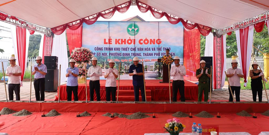 Các đại biểu thực hiện nghi lễ khởi công dự án Các đại biểu thực hiện nghi lễ khởi công dự án