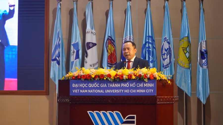 PGS.TS Vũ Hải Quân, Giám đốc Đại học Quốc gia TPHCM phát biểu tại Hội nghị thường niên. Ảnh: Mạnh Tùng