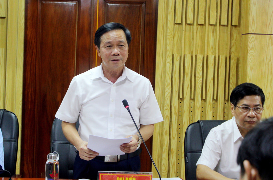 Ông Nguyễn Trọng Bé - Phó Chủ tịch Hội Khuyến học tỉnh Nghệ An trao đổi về các nội dung, hoạt động hợp tác giữa Hội với ngành giáo dục. Ảnh: Hồ Lài. Ông Nguyễn Trọng Bé - Phó Chủ tịch Hội Khuyến học tỉnh Nghệ An trao đổi về các nội dung, hoạt động hợp tác giữa Hội với ngành giáo dục. Ảnh: Hồ Lài.