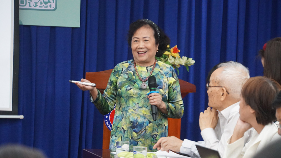 PGS.TS Lê Thị Mai, Trường Đại học Tôn Đức Thắng trình bày tham luận tại buổi tọa đàm. Ảnh: Mạnh Tùng PGS.TS Lê Thị Mai, Trường Đại học Tôn Đức Thắng trình bày tham luận tại buổi tọa đàm. Ảnh: Mạnh Tùng