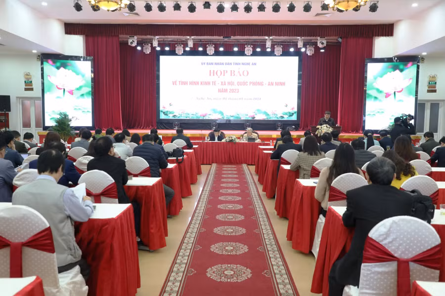 UBND tỉnh Nghệ An tổ chức họp báo tình hình kinh tế - xã hội, quốc phòng – an ninh năm 2023. Ảnh: PV