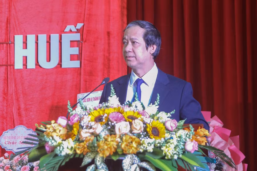 Bộ trưởng Bộ GD&amp;ĐT biểu dương những thành tích mà Đại học Huế đạt được.