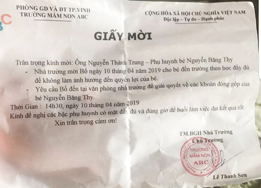 Trường Mầm non ABC gửi giấy mời phụ huynh đưa cháu T. trở lại trường để "đảm bảo quyền lợi" Trường Mầm non ABC gửi giấy mời phụ huynh đưa cháu T. trở lại trường để "đảm bảo quyền lợi"