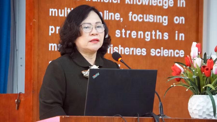 Thứ trưởng Ngô Thị Minh phát biểu tại Hội thảo. Ảnh: Mạnh Tùng