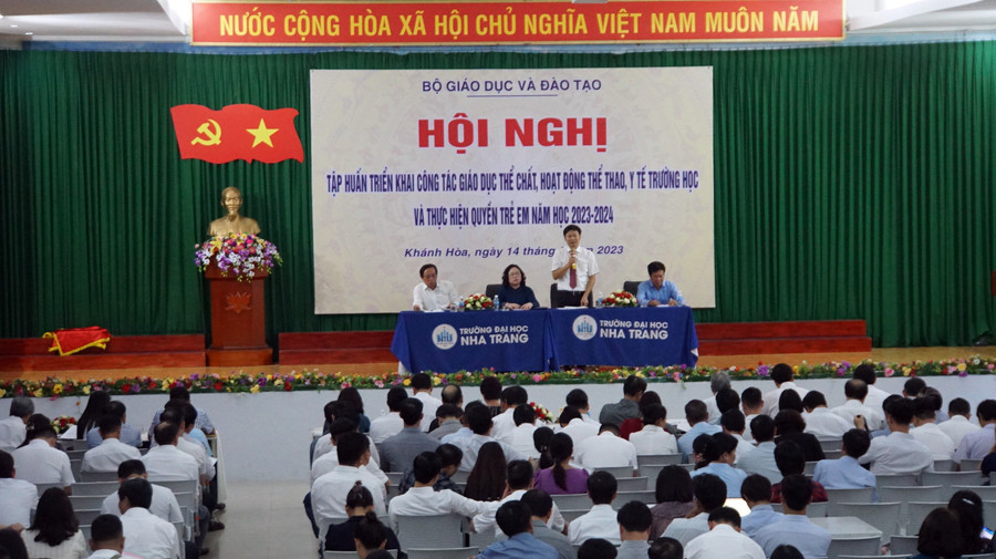 Toàn cảnh Hội nghị tại Trường Đại học Nha Trang. Ảnh: Mạnh Tùng