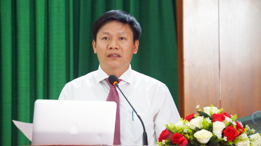 Ông Nguyễn Thanh Đề, Vụ trưởng Vụ Giáo dục thể chất, Bộ GD&amp;ĐT báo cáo tại Hội nghị. Ảnh: Mạnh Tùng