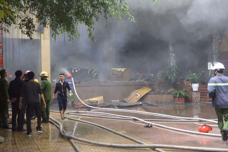 Hiện đám cháy đã được khống chế, thiệt hại về người ban đầu là 1 nữ nhân viên tử vong