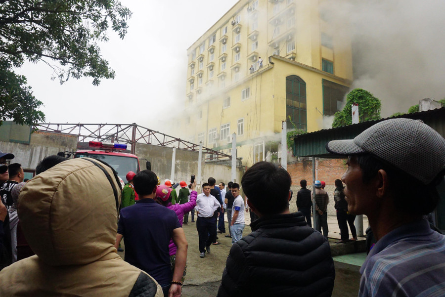 Đám cháy búng phát ở khu vực tầng hầm sau đó khói lan nhanh bao trùm khách sạn Avatar