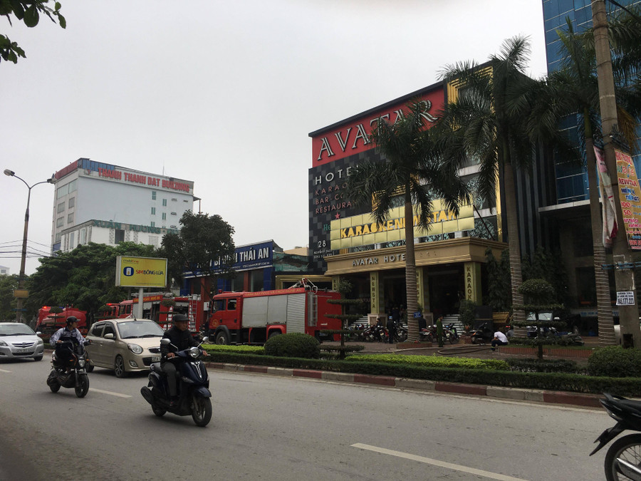 Avatar là một tổ hợp khách sạn, bar, karaoke lớn bậc nhất TP Vinh, Nghệ An. Hiện cơ quan chức năng đang phong tỏa hiện trường để điều tra nguyên nhân gây cháy