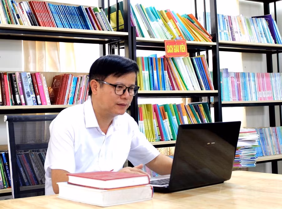 Thầy giáo Dương Khánh Toàn – Giáo viên Trường THPT Nguyễn Thị Giang (Vĩnh Phúc)