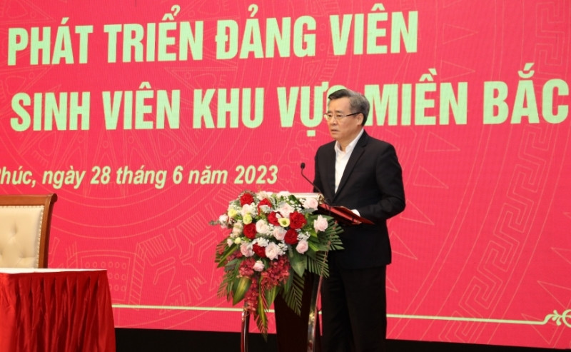 Ông Nguyễn Quang Dương phát biểu kết luận hội thảo. Ảnh: Trà Hương Ông Nguyễn Quang Dương phát biểu kết luận hội thảo. Ảnh: Trà Hương