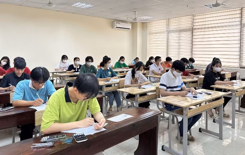 Thí sinh dự thi vào THPT Chuyên Hùng Vương năm 2023.