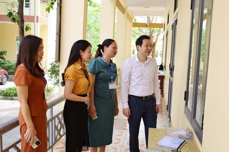 Lãnh đạo thành phố và Phòng GD&amp;ĐT Vĩnh Yên kiểm tra tại Trường THCS Hội Hợp