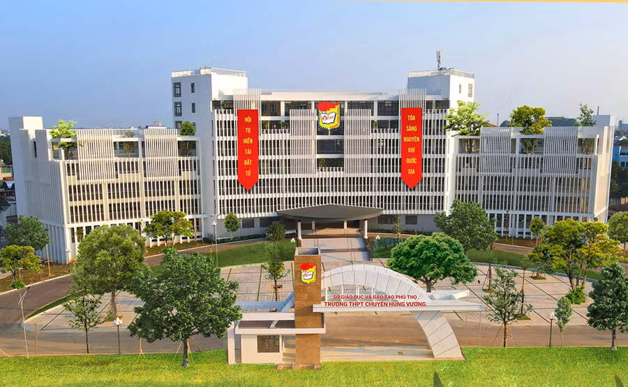 Trường THPT Chuyên Hùng Vương, Phú Thọ.