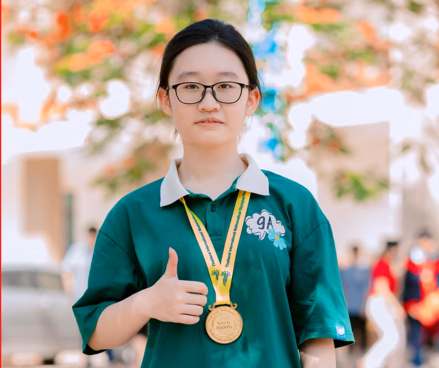 Em Trần Lan Anh có điểm thi 3 môn chung cao nhất trong kỳ thi vào lớp 10 THPT năm học 2023-2024. Ảnh: Hiền Mai