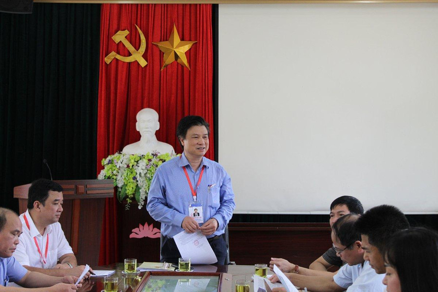 Thứ trưởng Bộ GD&ĐT Nguyễn Hữu Độ kiểm tra công tác chấm thi tại Thanh Hóa.