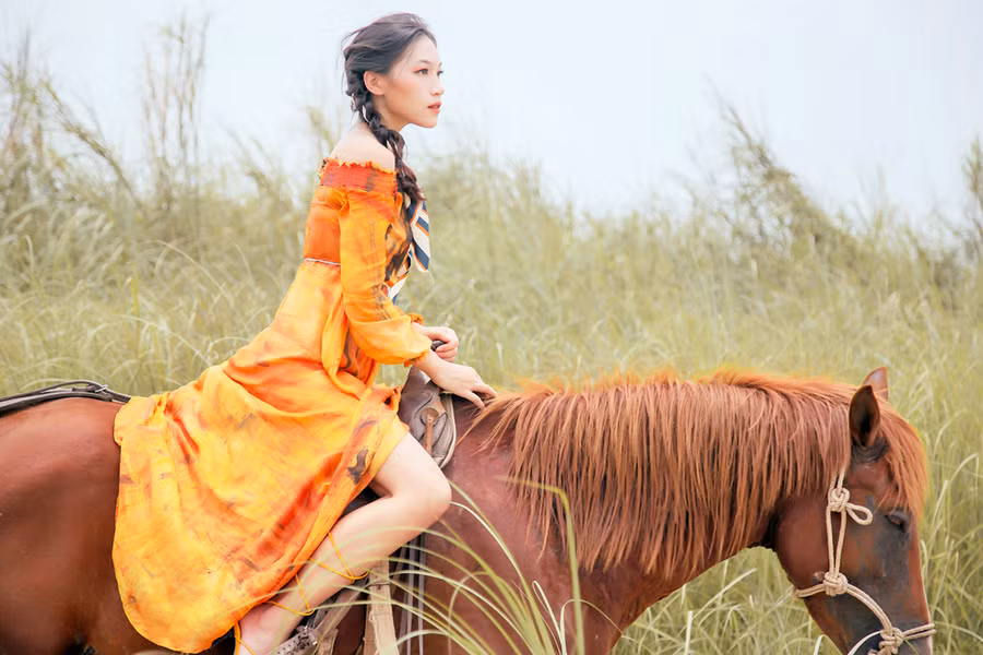 Mẫu thiết kế trong BST “Sức mạnh đại bàng” của NTK Nguyễn Thị Thu Hà.