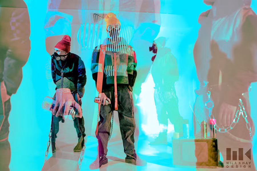 Mẫu thiết kế trong BST “Những kẻ nổi loạn” của NTK Kamila.